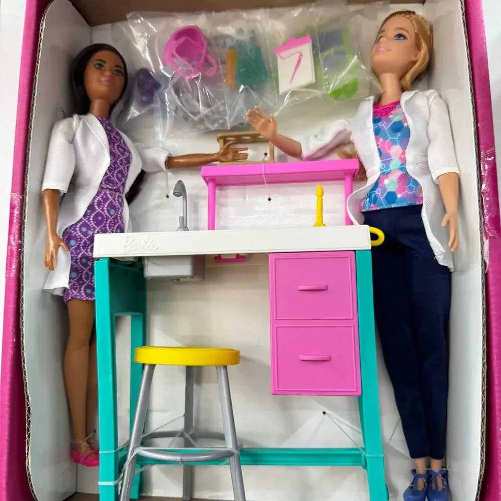 Barbie Careers Playset, Science Lab with 2 Scientist Fashion Dolls Doctor NEW